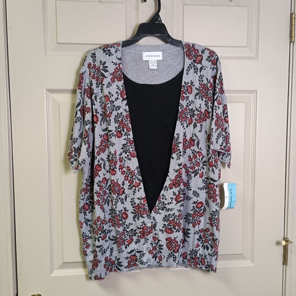 C. D. Daniels Womens Cardigan Size 2X Gray Floral Black Undershirt NWT Vintage
